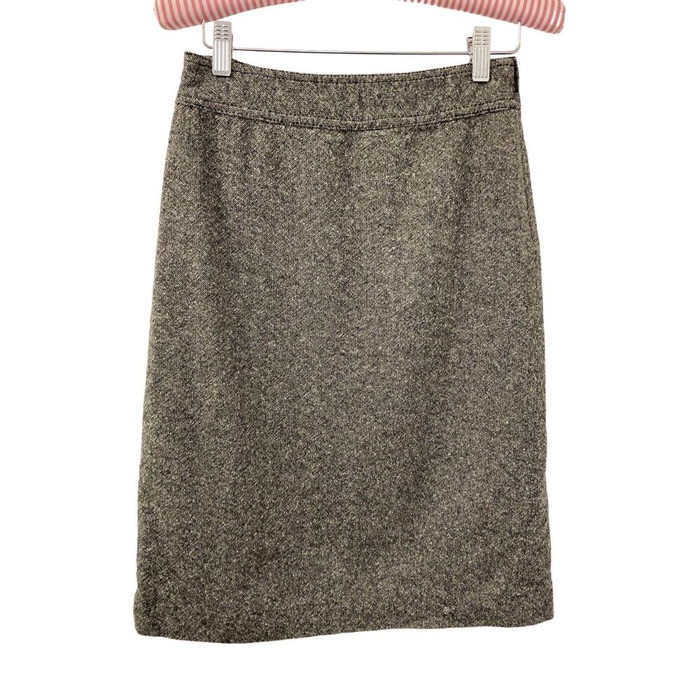 Gap pencil Skirt with a small hint of peplum style in back
